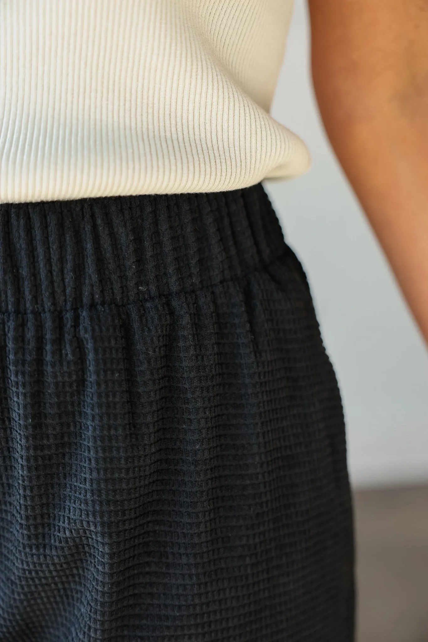Elastic Waist Textured Pants - Black
