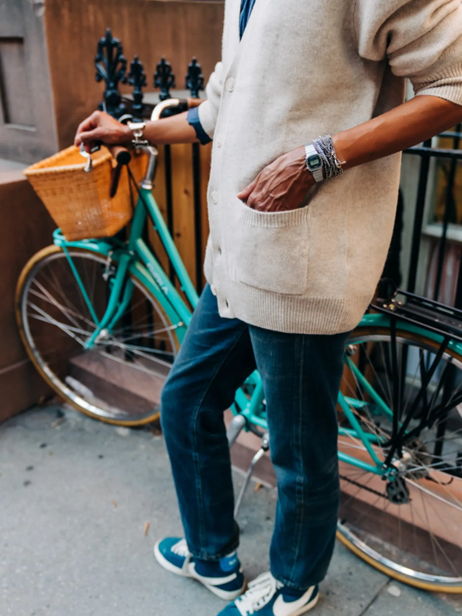 Oversized Pocket Cardigan, Sans Stitching